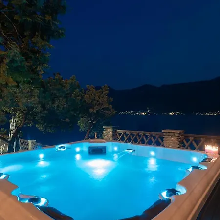 Bianca - Front Pool By Rent Sala Comacina