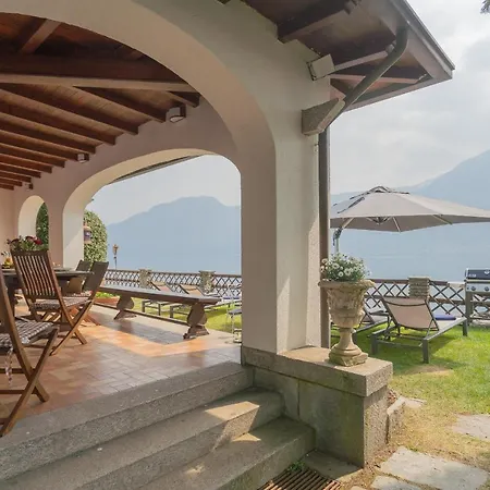 Bianca - Front Pool By Rent Sala Comacina