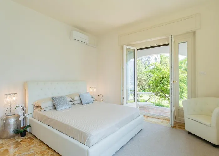 Bianca - Front Pool By Rent Apartment Sala Comacina