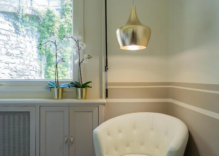 Bianca - Front Pool By Rent Apartment Sala Comacina